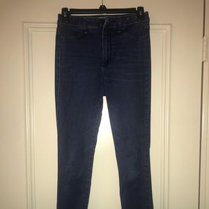 medium wash skinny jeans/jeggings